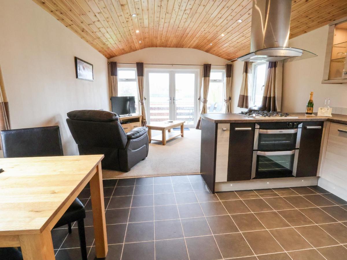 Oak Lodge Hadnall Exteriér fotografie